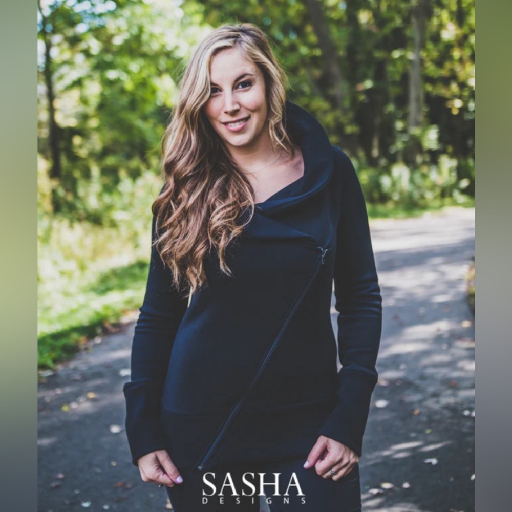 Sasha Designs by Dominque Black Slant Zipper Sweater Size XL